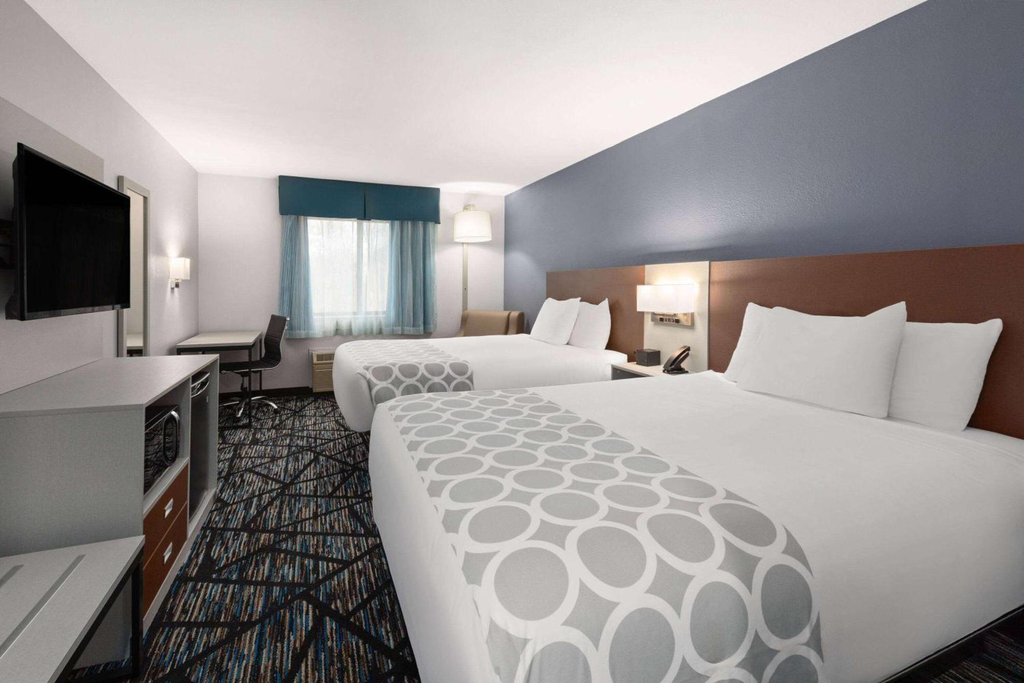 Baymont By Wyndham Warrenton Hotell Exteriör bild