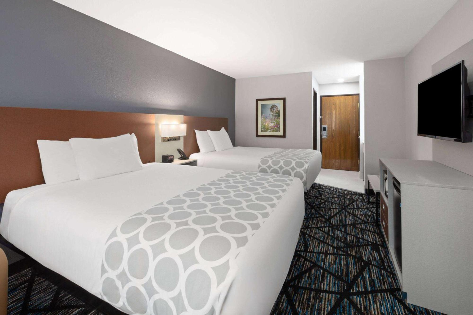 Baymont By Wyndham Warrenton Hotell Exteriör bild